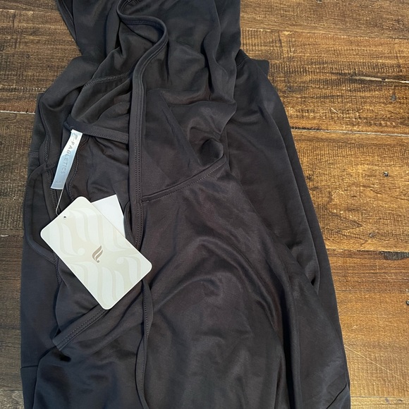 NWT Fabletics Athena Hooded Pullover 2 Black Athletic Hoodie - Picture 6 of 8